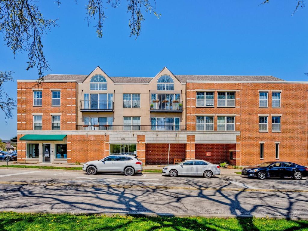 1800 Dewes Street 305, Glenview, IL 60025