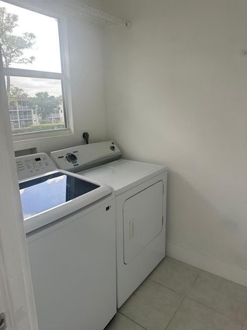 2100 Springdale Boulevard 303, Palm Springs, FL 33461