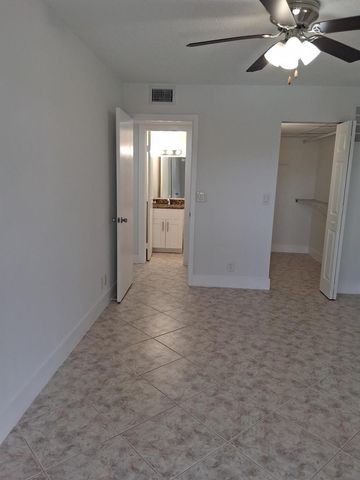 2100 Springdale Boulevard 303, Palm Springs, FL 33461