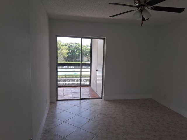 2100 Springdale Boulevard 303, Palm Springs, FL 33461