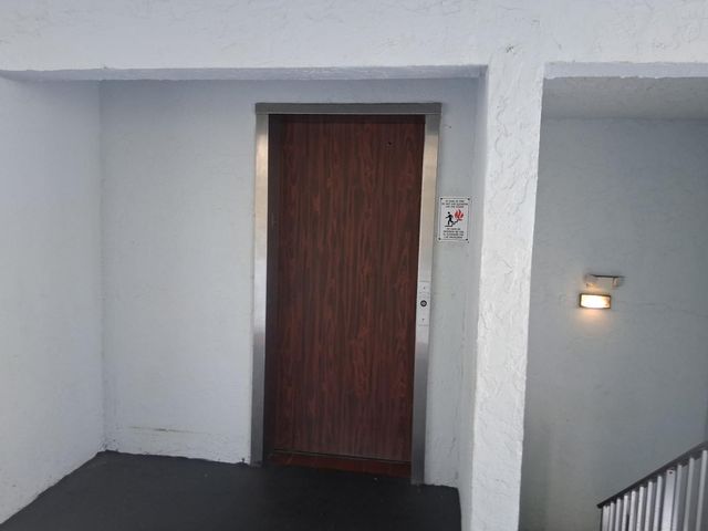 2100 Springdale Boulevard 303, Palm Springs, FL 33461