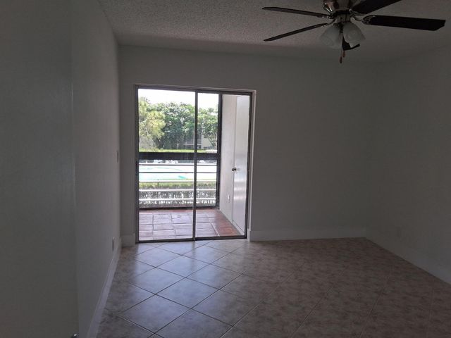 2100 Springdale Boulevard 303, Palm Springs, FL 33461
