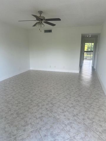 2100 Springdale Boulevard 303, Palm Springs, FL 33461