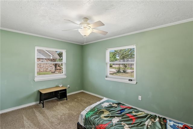 2304 Quail Hollow Drive, Bryan, TX 77802