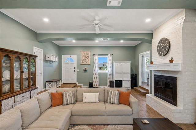 2304 Quail Hollow Drive, Bryan, TX 77802