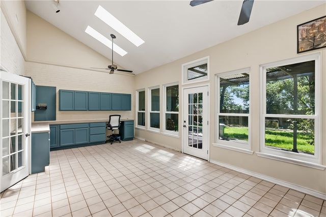 2304 Quail Hollow Drive, Bryan, TX 77802