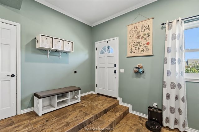 2304 Quail Hollow Drive, Bryan, TX 77802