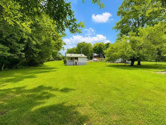 310 Davis Dr, Clarksville, TN 37040