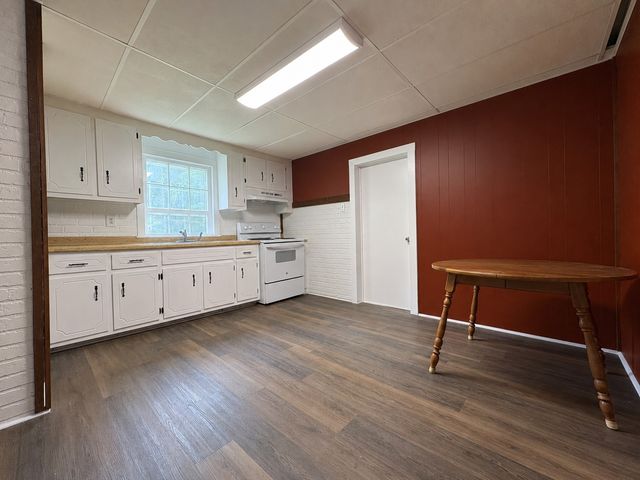310 Davis Dr, Clarksville, TN 37040