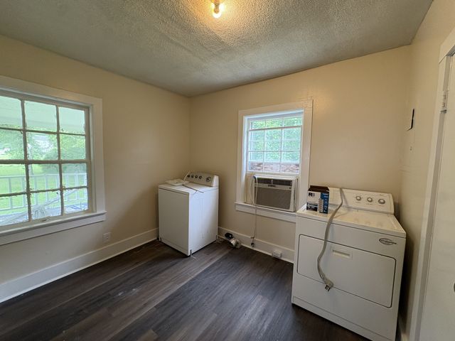 310 Davis Dr, Clarksville, TN 37040