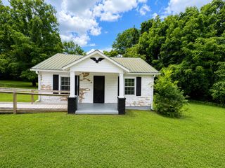 310 Davis Dr, Clarksville, TN 37040