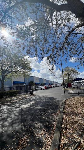 4960 NW 165th St B2, Miami Gardens, FL 33014