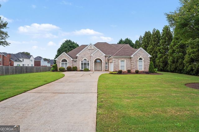 1086 Rowanshyre Circle, Mcdonough, GA 30253