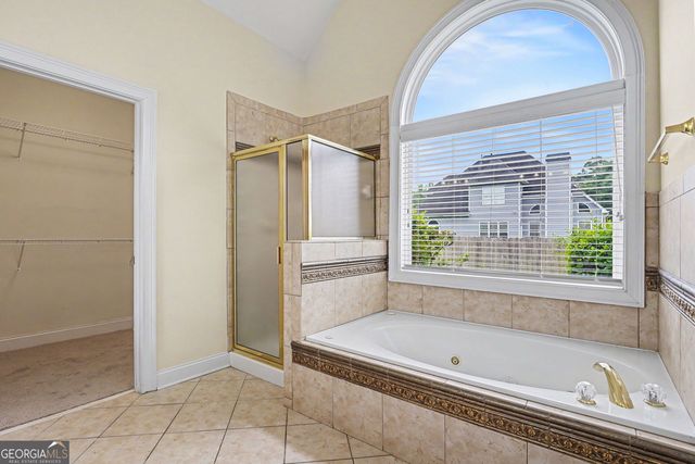 1086 Rowanshyre Circle, Mcdonough, GA 30253