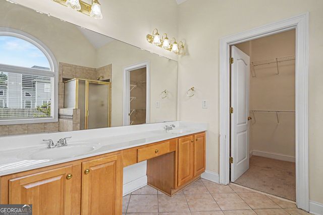 1086 Rowanshyre Circle, Mcdonough, GA 30253