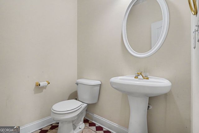 1086 Rowanshyre Circle, Mcdonough, GA 30253