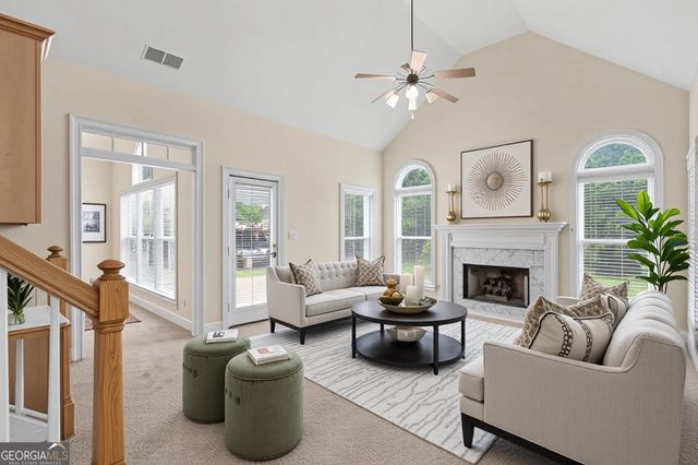 1086 Rowanshyre Circle, Mcdonough, GA 30253