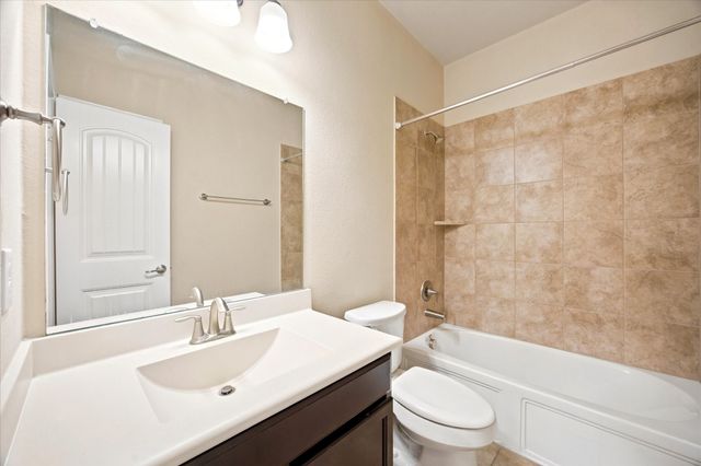 3015 Cassinia Parkway, Heartland, TX 75126