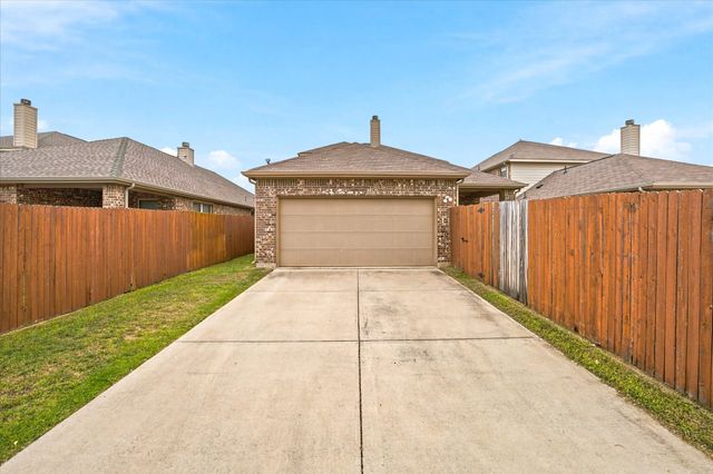 3015 Cassinia Parkway, Heartland, TX 75126