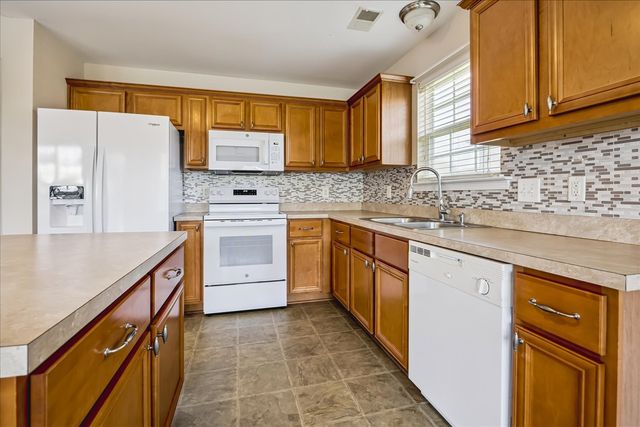 1317 Knoll Ln, Lebanon, TN 37087