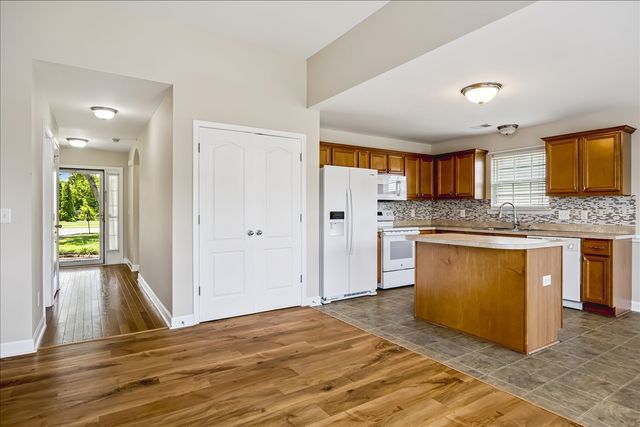 1317 Knoll Ln, Lebanon, TN 37087
