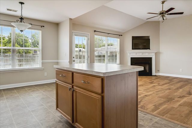 1317 Knoll Ln, Lebanon, TN 37087