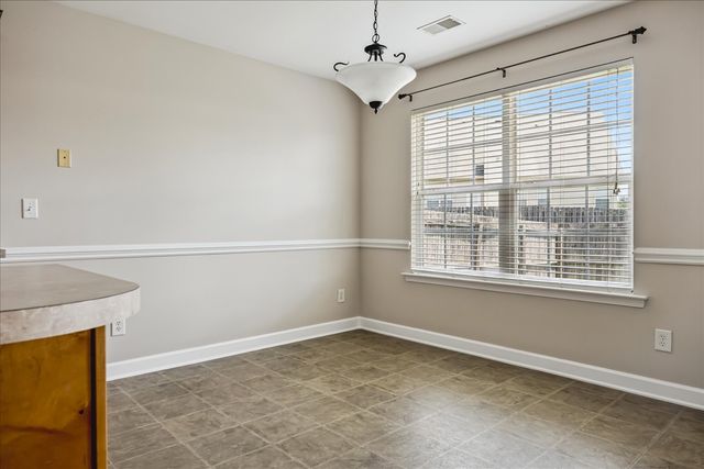 1317 Knoll Ln, Lebanon, TN 37087