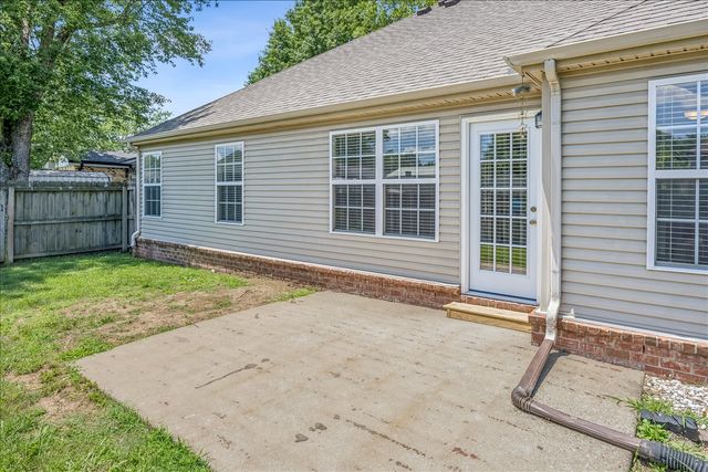 1317 Knoll Ln, Lebanon, TN 37087