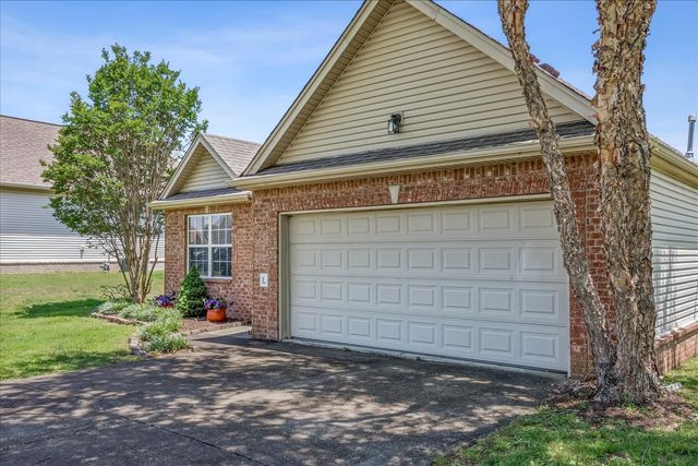1317 Knoll Ln, Lebanon, TN 37087