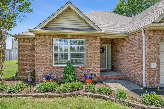1317 Knoll Ln, Lebanon, TN 37087