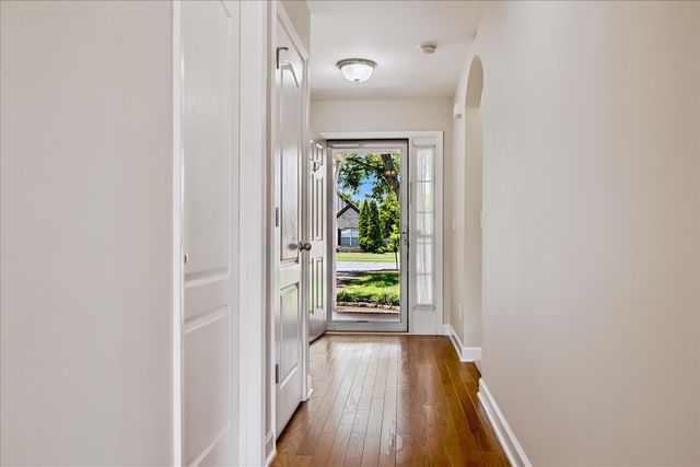 1317 Knoll Ln, Lebanon, TN 37087