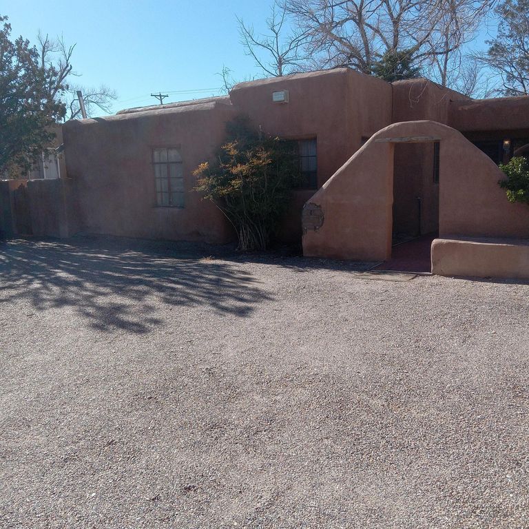 1013 Washington Street SE, Albuquerque, NM 87108