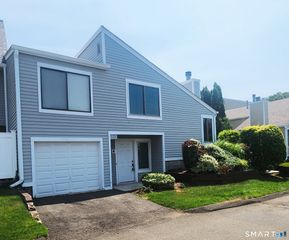 55 Peddlars Drive 55, Branford, CT 06405
