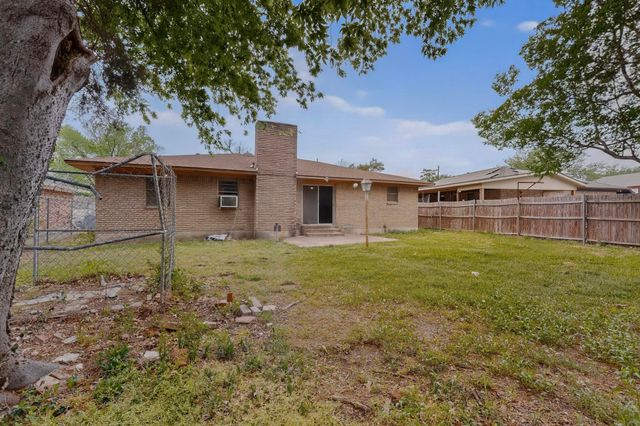 9229 Bentham Court, Dallas, TX 75227