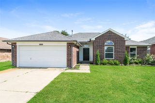 8808 NW 85th Place, Oklahoma City, OK 73132