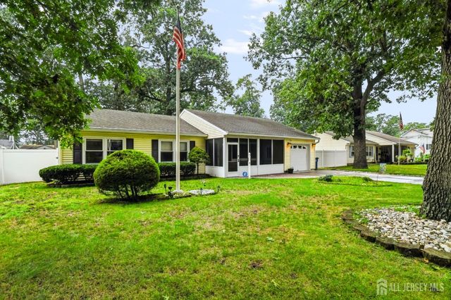 50 Morton Avenue, Monroe, NJ 08831
