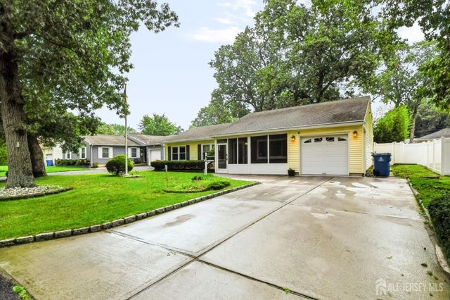 50 Morton Avenue, Monroe, NJ 08831