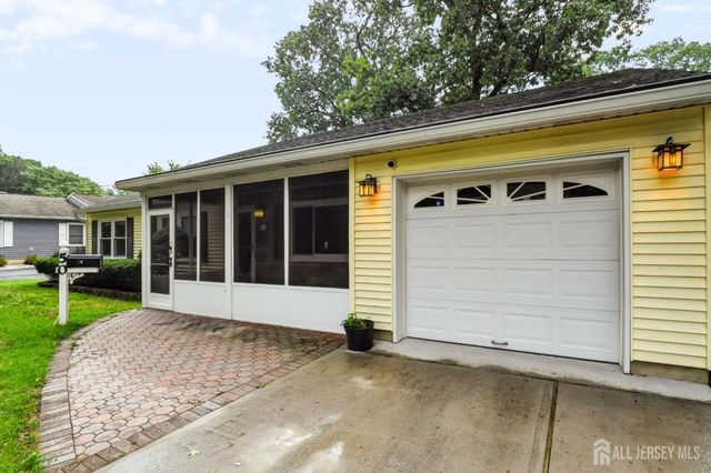 50 Morton Avenue, Monroe, NJ 08831