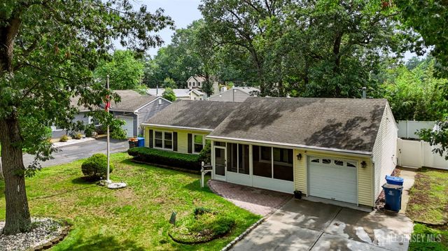 50 Morton Avenue, Monroe, NJ 08831
