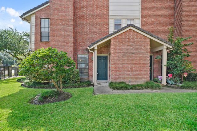 2211 S Kirkwood Road 17, Houston, TX 77077