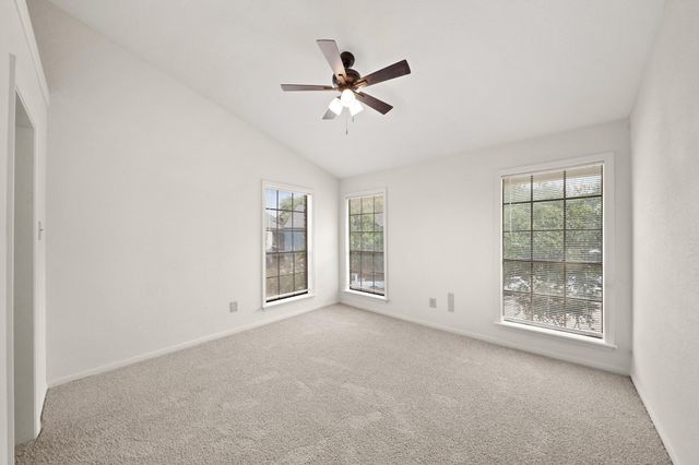 2211 S Kirkwood Road 17, Houston, TX 77077
