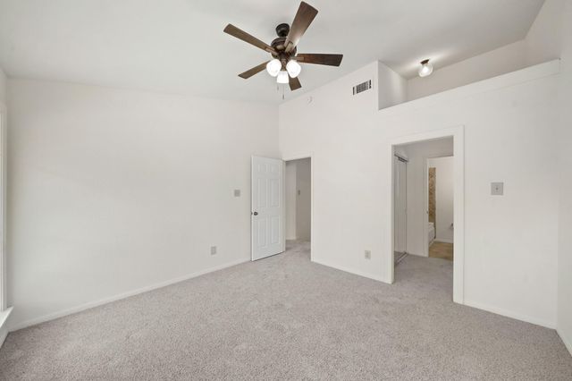 2211 S Kirkwood Road 17, Houston, TX 77077