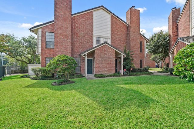 2211 S Kirkwood Road 17, Houston, TX 77077