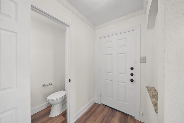 2211 S Kirkwood Road 17, Houston, TX 77077