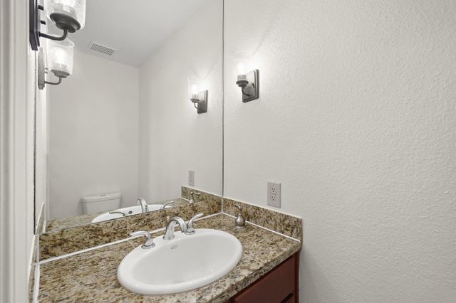 2211 S Kirkwood Road 17, Houston, TX 77077