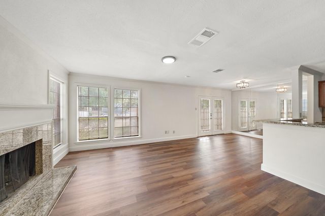 2211 S Kirkwood Road 17, Houston, TX 77077