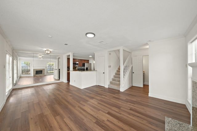 2211 S Kirkwood Road 17, Houston, TX 77077