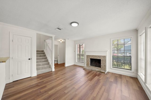 2211 S Kirkwood Road 17, Houston, TX 77077