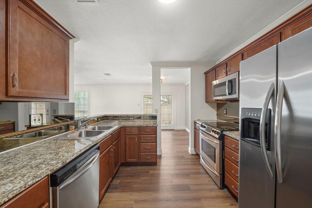 2211 S Kirkwood Road 17, Houston, TX 77077