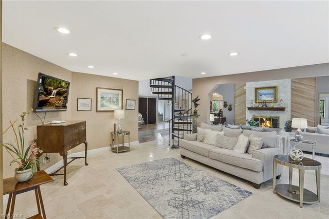 730 BAY TREE CT, Naples, FL 34108